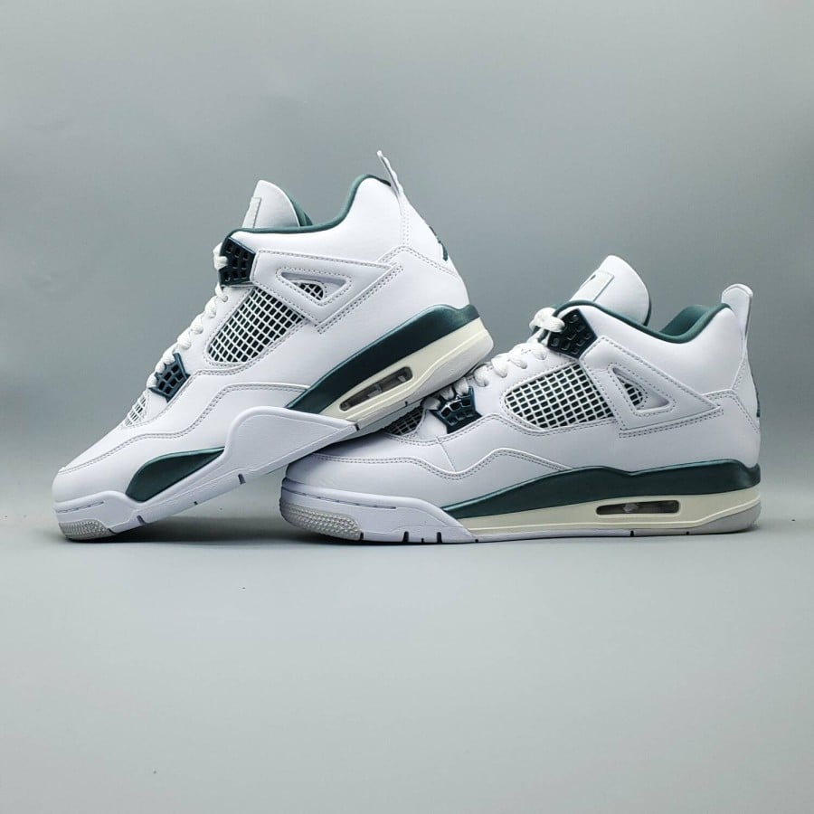 Air Jordan 4 Retro 