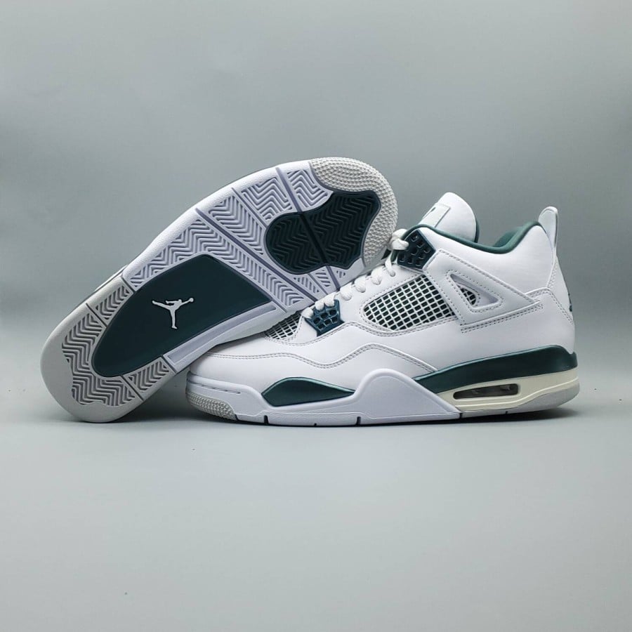 Air Jordan 4 Retro 