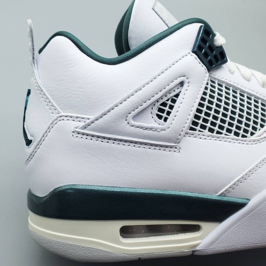 Air Jordan 4 Retro 