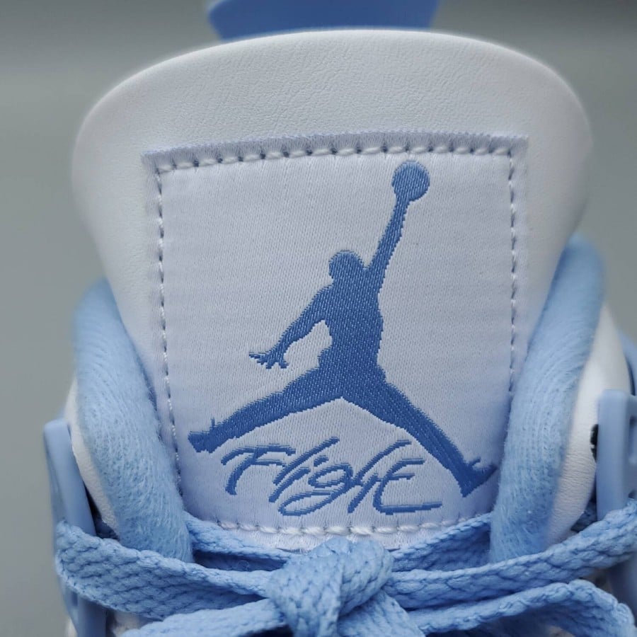 Wmns Air Jordan 4 Retro 