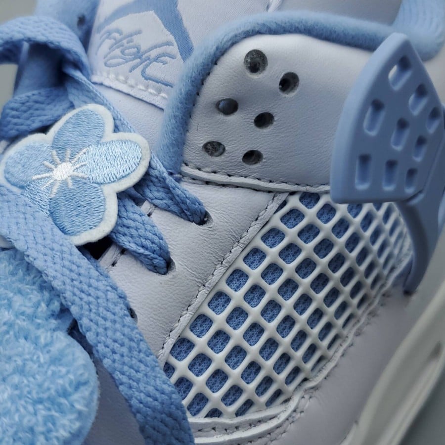 Wmns Air Jordan 4 Retro 