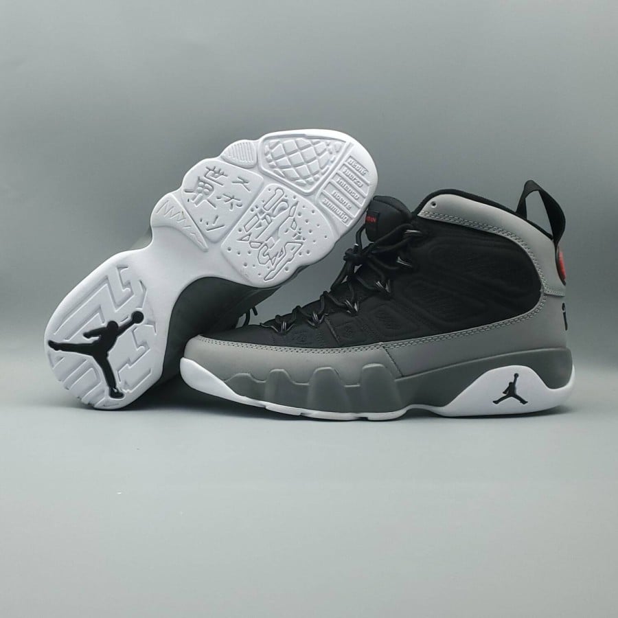 Air Jordan 9 Retro 
