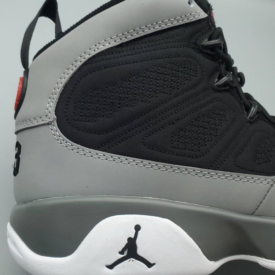 Air Jordan 9 Retro 