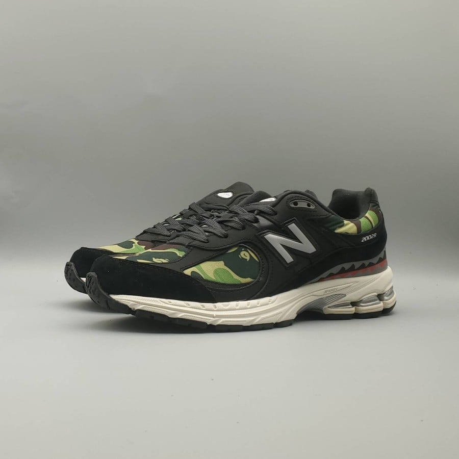 BAPE x 2002R 