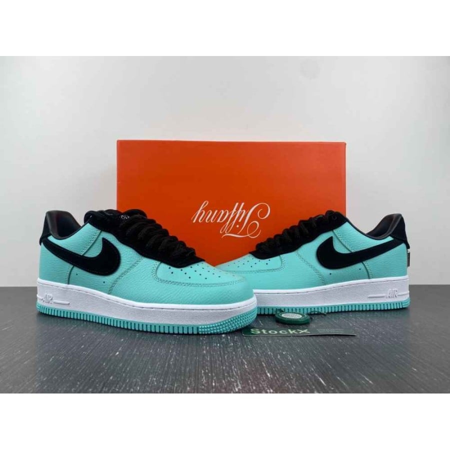 Tiffany & Co. x Air Force 1 Low 