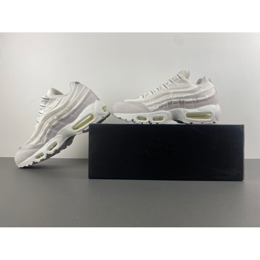 Comme des Garçons x Air Max 95 