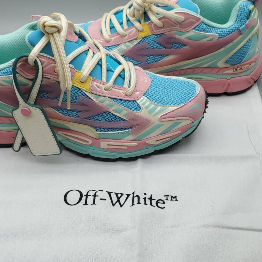 OFF-WHITE Be Right Back 