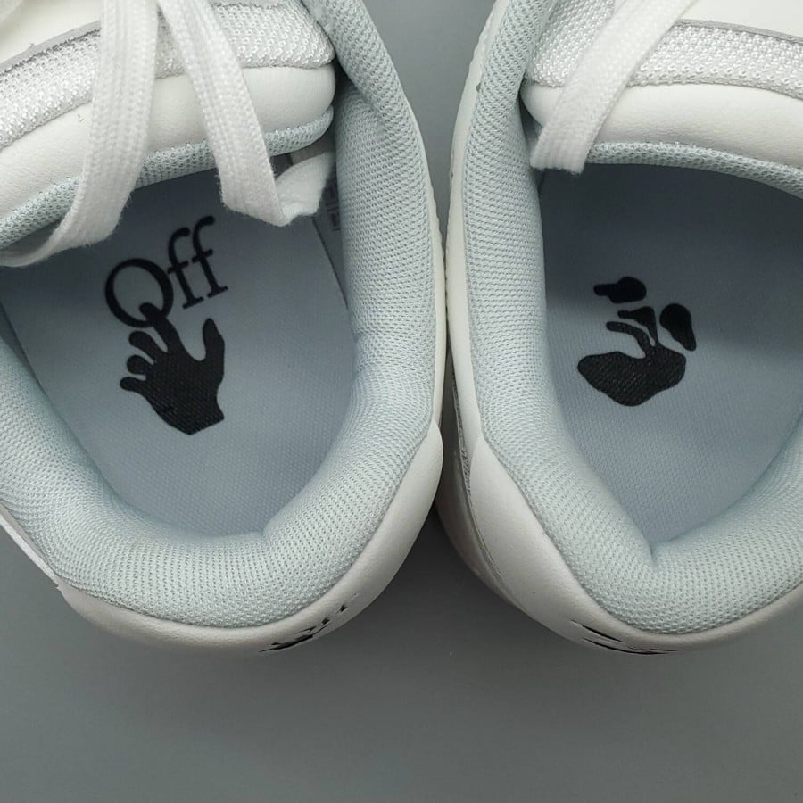 Off-White Out of Office Low 