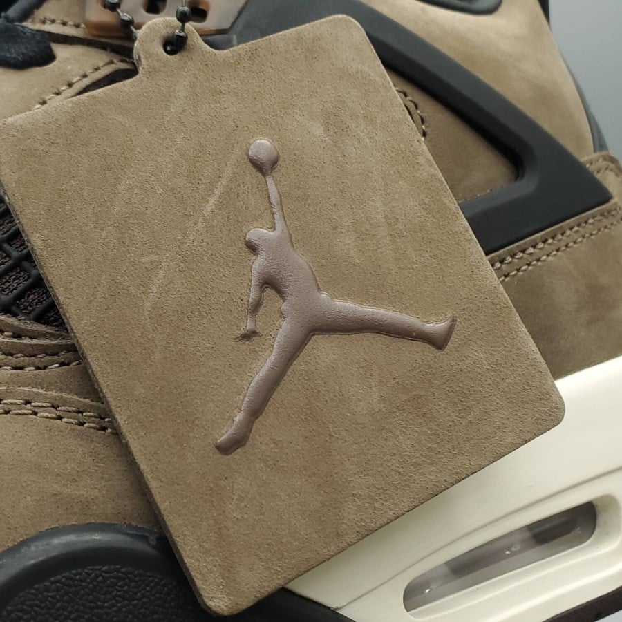 Travis Scott x Air Jordan 4 Retro 