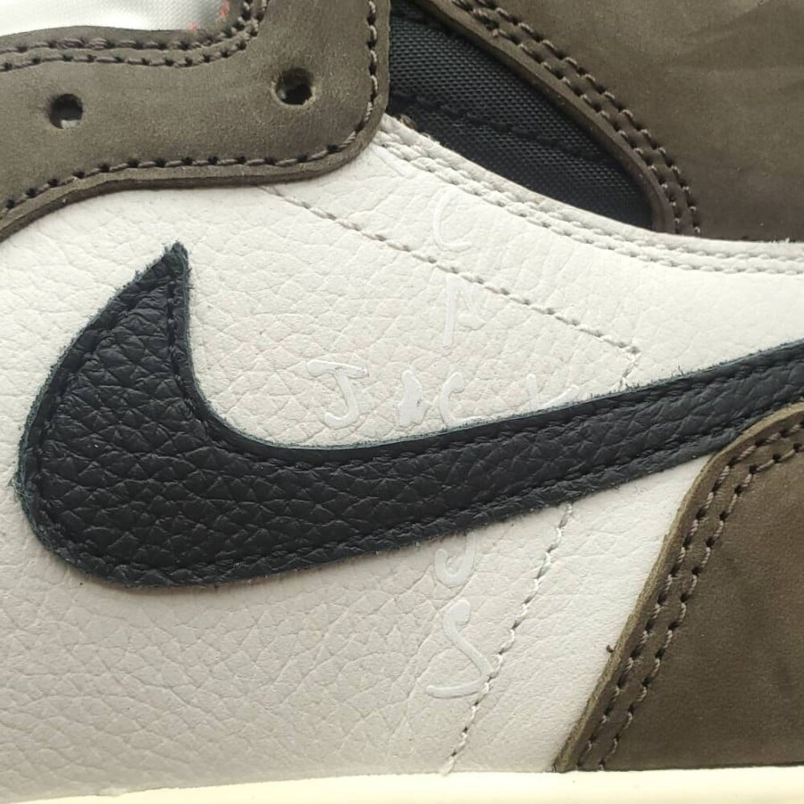 Travis Scott x Air Jordan 1 Retro High OG 